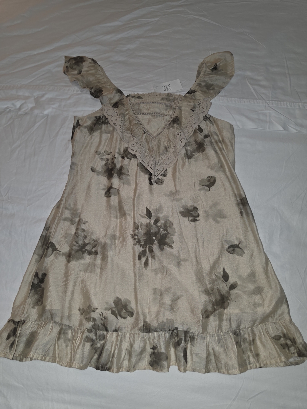 Delicate Floral Lace-Trim Camisole - Beige Floral